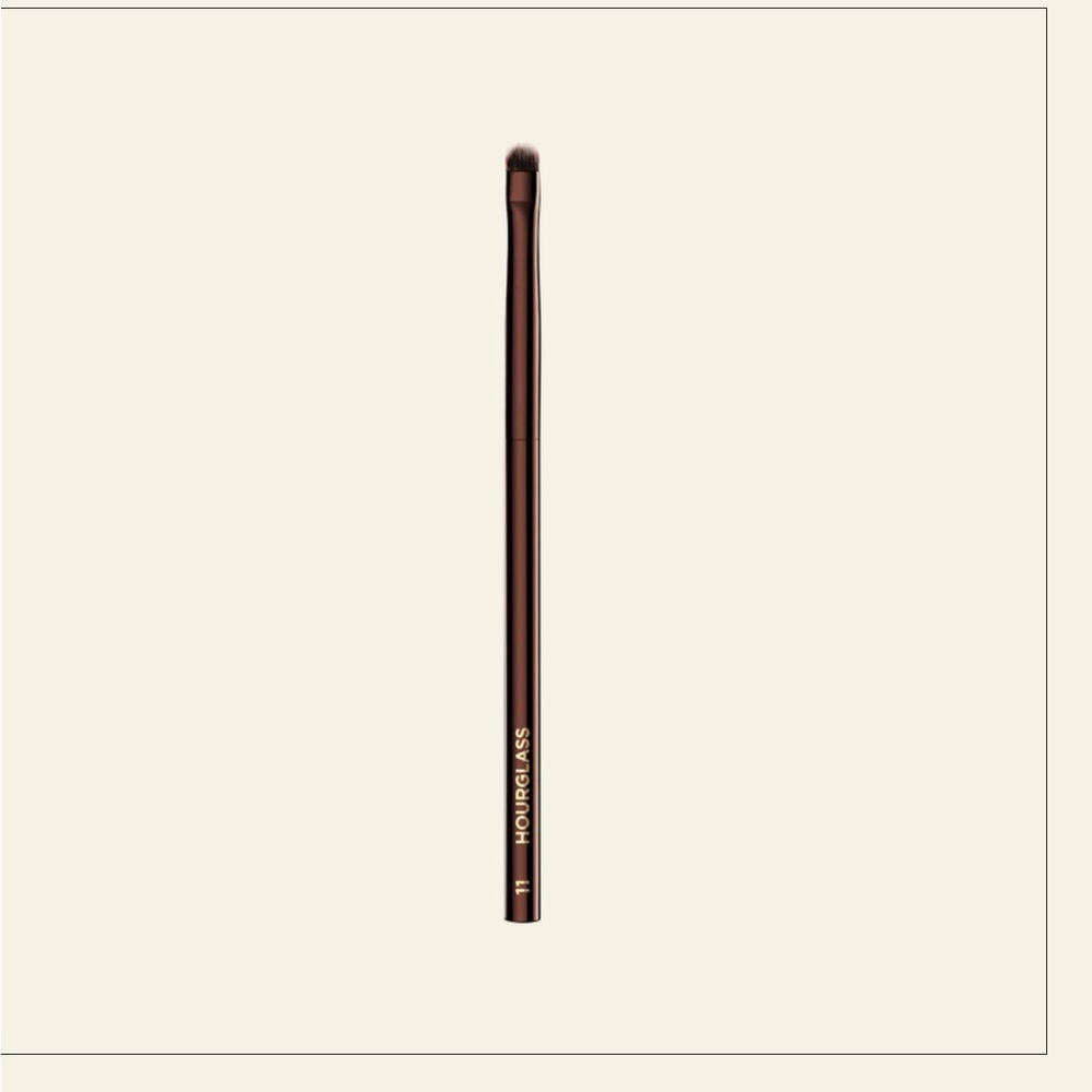 hourglass no.11 smudge brush